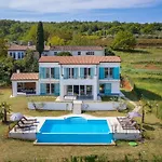 Villa View *