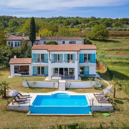 Villa View *