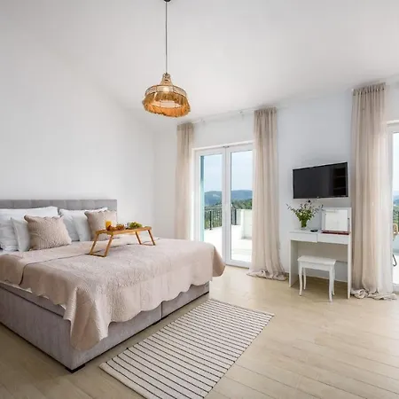 Villa View *
